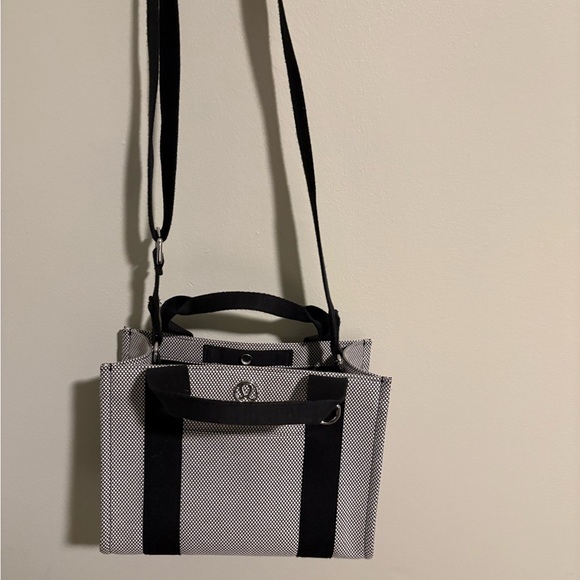 Lululemon Two Tone Canvas Tote Mini Bag ~ 4.5L ~ Anchor/Light Ivory NWT - Picture 4 of 4